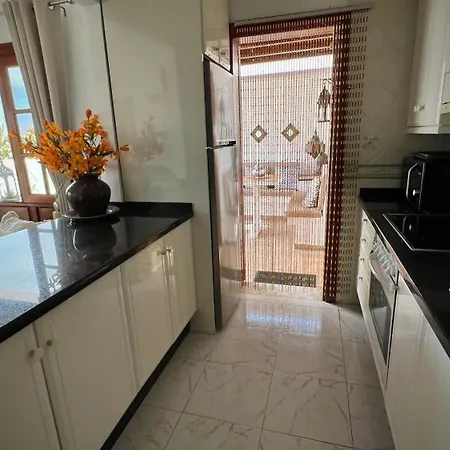 Holiday home Casa Casablanca Carlos Park, Tranquil Yet Area 15 Minutes Walk To Town Centre Playa Blanca (Lanzarote)