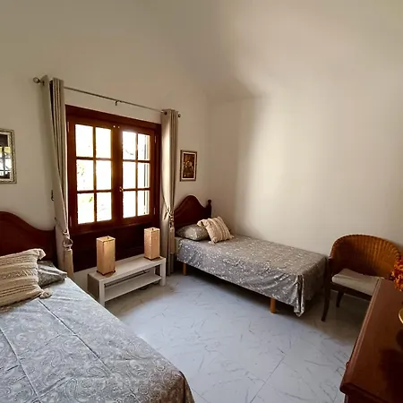 Casa Casablanca Carlos Park, Tranquil Yet Area 15 Minutes Walk To Town Centre * Playa Blanca (Lanzarote)