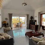 Casa de Férias Casa Casablanca Carlos Park, Tranquil Yet Area 15 Minutes Walk To Town Centre *