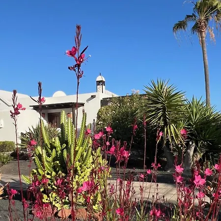 Casa Casablanca Carlos Park, Tranquil Yet Area 15 Minutes Walk To Town Centre Casa vacanze *