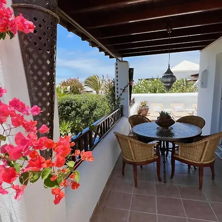 Casa vacanze Casa Casablanca Carlos Park, Tranquil Yet Area 15 Minutes Walk To Town Centre